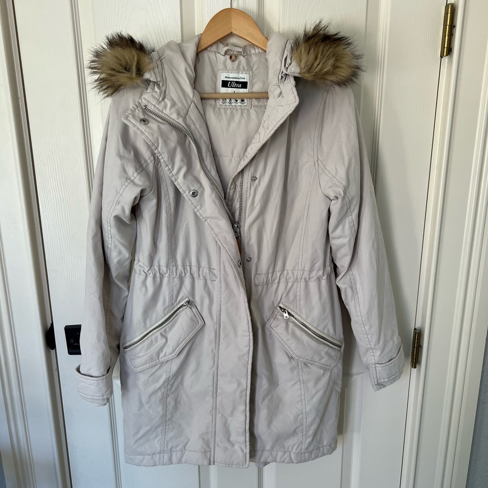 A&F Abercrombie & Fitch Women’s fur winter jacket